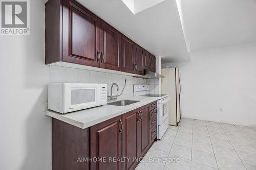 B3 - 144 Wolseley Street, Toronto, ON - Indoor Photo Showing Kitchen