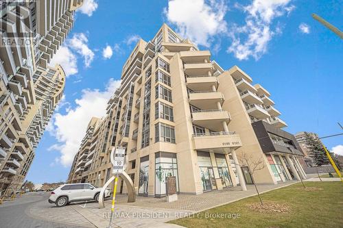 902 Sw - 9191 Yonge Street, Richmond Hill, ON - Outdoor With Balcony With Facade