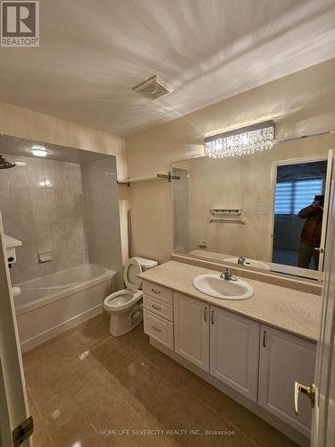 515 Nairn Circle, Milton, ON - Indoor Photo Showing Bathroom