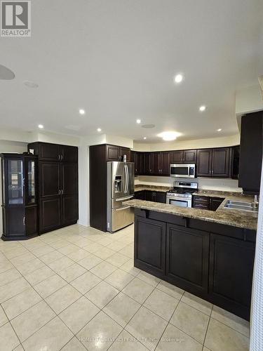 515 Nairn Circle, Milton, ON - Indoor Photo Showing Kitchen