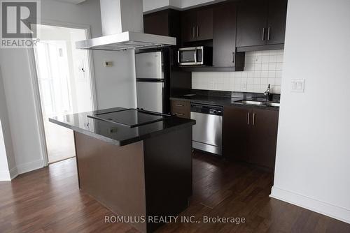 3303 - 60 Absolute Avenue, Mississauga, ON - Indoor Photo Showing Kitchen