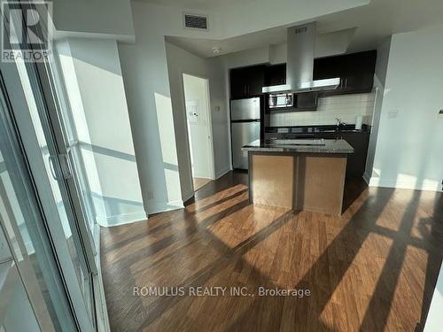 3303 - 60 Absolute Avenue, Mississauga, ON - Indoor Photo Showing Kitchen