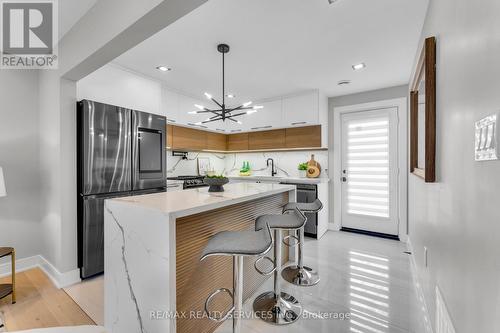 10 Court Street, Milton, ON - Indoor Photo Showing Kitchen With Upgraded Kitchen