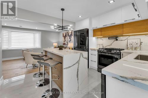 10 Court Street, Milton, ON - Indoor Photo Showing Kitchen