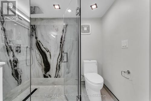 10 Court Street, Milton, ON - Indoor Photo Showing Bathroom