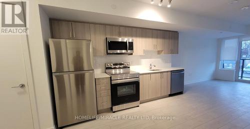 206 - 556 Marlee Avenue, Toronto, ON - Indoor Photo Showing Kitchen