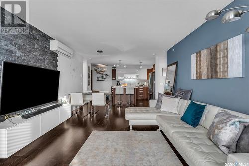 313 120 Phelps Way, Saskatoon, SK - Indoor Photo Showing Living Room