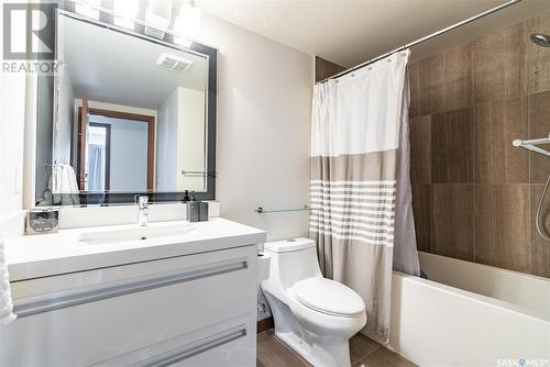 313 120 Phelps Way, Saskatoon, SK - Indoor Photo Showing Bathroom