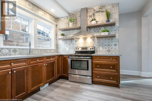 197 Palmer Avenue, Kitchener, ON - Indoor Photo Showing Kitchen