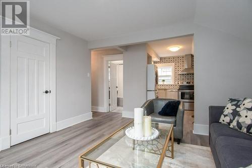 197 Palmer Avenue, Kitchener, ON - Indoor Photo Showing Living Room