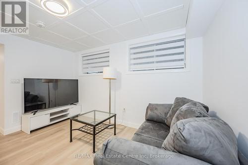 39 Lovett Lane, Guelph (Hanlon Creek), ON - Indoor Photo Showing Living Room