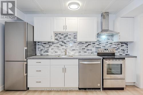 39 Lovett Lane, Guelph (Hanlon Creek), ON - Indoor Photo Showing Kitchen With Stainless Steel Kitchen