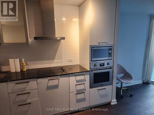 1908 - 12 York Street, Toronto, ON - Indoor Photo Showing Kitchen