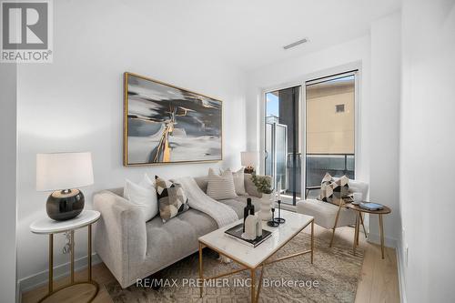 212 - 9 Tecumseth Street, Toronto, ON - Indoor Photo Showing Living Room