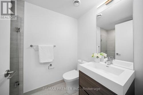 212 - 9 Tecumseth Street, Toronto, ON - Indoor Photo Showing Bathroom