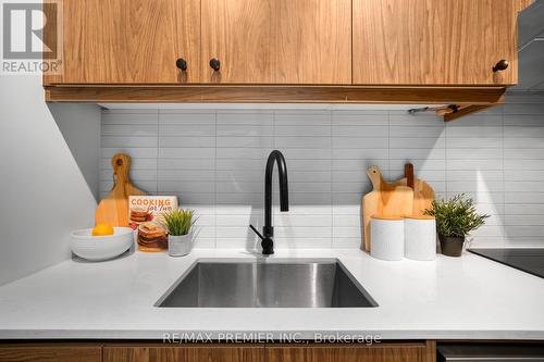 212 - 9 Tecumseth Street, Toronto, ON - Indoor Photo Showing Kitchen