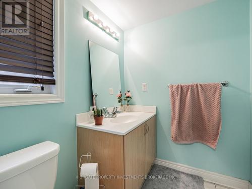 71 Jeremiah Lane, Toronto, ON - Indoor Photo Showing Bathroom