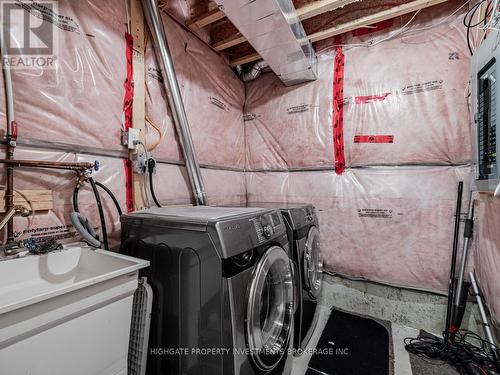 71 Jeremiah Lane, Toronto, ON - Indoor Photo Showing Laundry Room