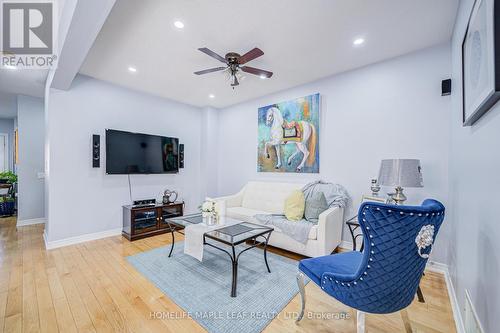 76 Dewridge Court, Brampton, ON - Indoor Photo Showing Living Room