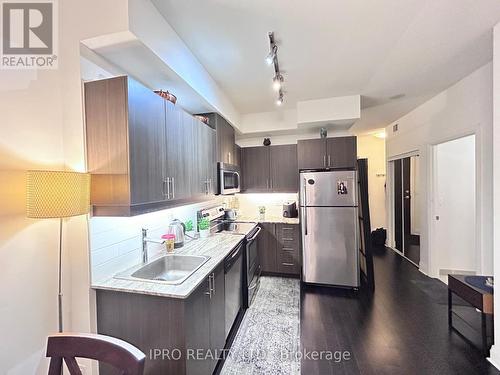 101 - 17 Kenaston Gardens, Toronto, ON - Indoor Photo Showing Kitchen