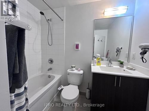 101 - 17 Kenaston Gardens, Toronto, ON - Indoor Photo Showing Bathroom