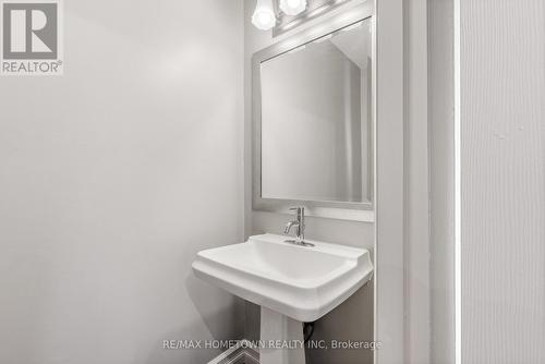 21-23 Richards Street, Brockville, ON - Indoor Photo Showing Bathroom