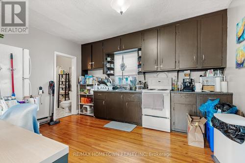 21-23 Richards Street, Brockville, ON - Indoor Photo Showing Kitchen