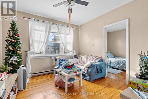 21-23 Richards Street, Brockville, ON - Indoor Photo Showing Bedroom