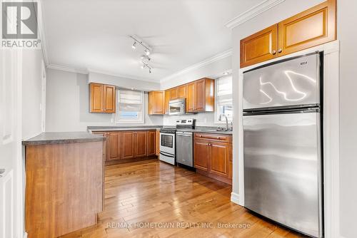 21-23 Richards Street, Brockville, ON - Indoor Photo Showing Kitchen