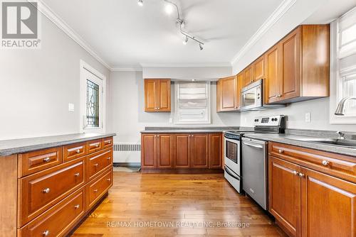 21-23 Richards Street, Brockville, ON - Indoor Photo Showing Kitchen