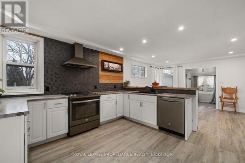 89 Avondale Road, Belleville, ON - Indoor Photo Showing Kitchen