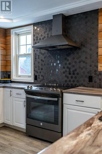 89 Avondale Road, Belleville, ON - Indoor Photo Showing Kitchen