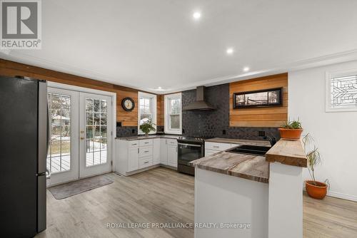 89 Avondale Road, Belleville, ON - Indoor Photo Showing Kitchen