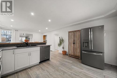 89 Avondale Road, Belleville, ON - Indoor Photo Showing Kitchen