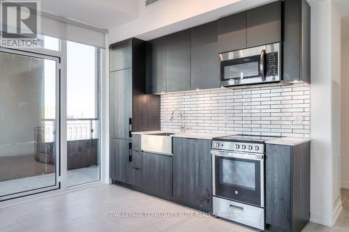 923 - 270 Dufferin Street, Toronto, ON - Indoor Photo Showing Kitchen With Upgraded Kitchen