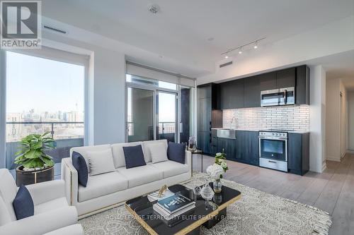 923 - 270 Dufferin Street, Toronto, ON - Indoor Photo Showing Living Room