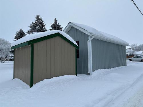 510 Second Avenue, Carberry, MB - Outdoor With Exterior