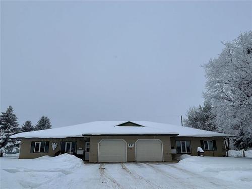 221 Simcoe Street, Carberry, MB - Outdoor With Facade