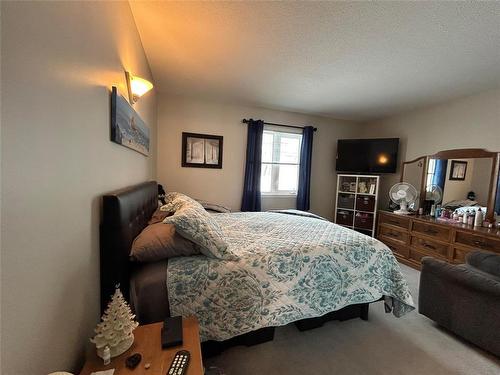 221 Simcoe Street, Carberry, MB - Indoor Photo Showing Bedroom