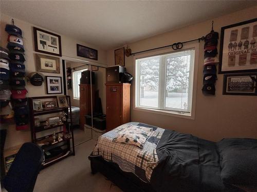 221 Simcoe Street, Carberry, MB - Indoor Photo Showing Bedroom