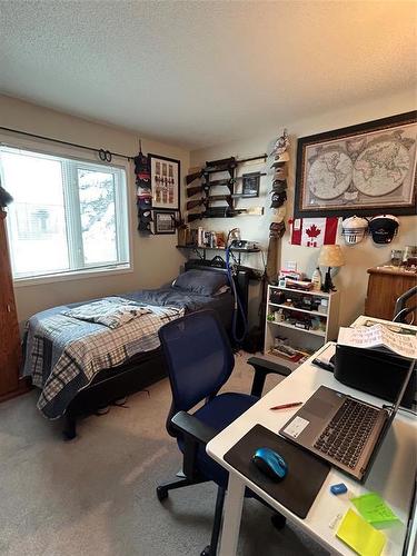 221 Simcoe Street, Carberry, MB - Indoor Photo Showing Bedroom