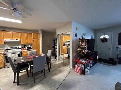 221 Simcoe Street, Carberry, MB - Indoor Photo Showing Kitchen