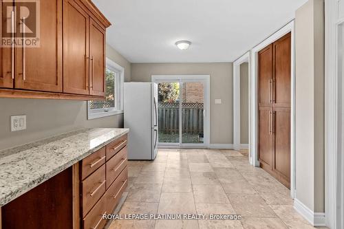 2677 Credit Valley Road, Mississauga, ON - Indoor Photo Showing Kitchen