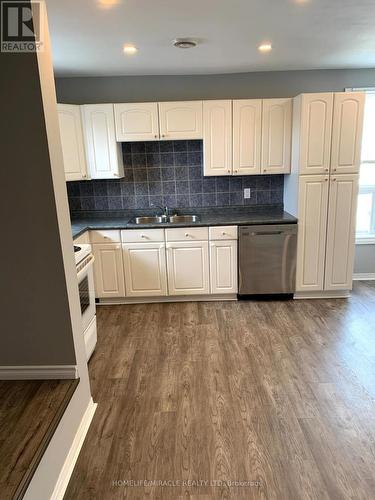 780 Hamilton Road, London, ON - Indoor Photo Showing Kitchen With Double Sink