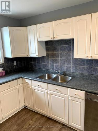 780 Hamilton Road, London, ON - Indoor Photo Showing Kitchen With Double Sink