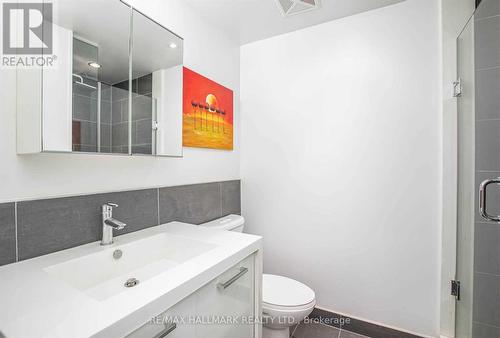 805 - 319 Carlaw Avenue, Toronto, ON - Indoor Photo Showing Bathroom