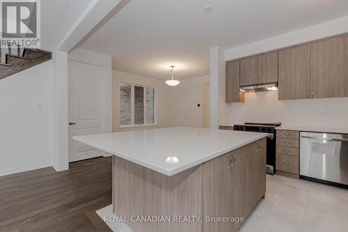 1362 Lily Crescent, Milton, ON - Indoor Photo Showing Kitchen