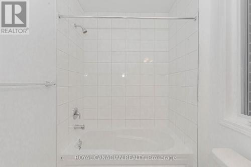 1362 Lily Crescent, Milton, ON - Indoor Photo Showing Bathroom