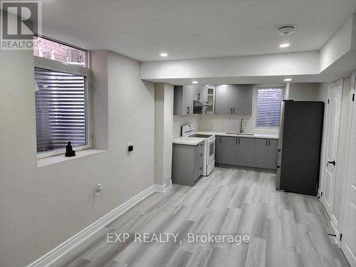 Lower - 16 Cedarwood Crescent, Brampton, ON - Indoor Photo Showing Kitchen