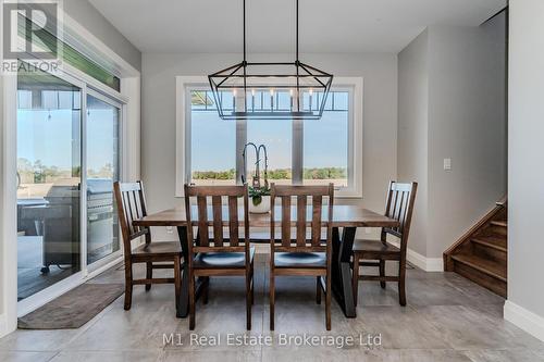 70 Bedell Drive, Mapleton (Drayton), ON - Indoor Photo Showing Dining Room